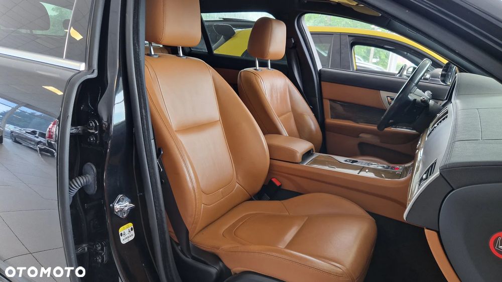 Jaguar XF 3.0 V6 D Premium Luxury - 14