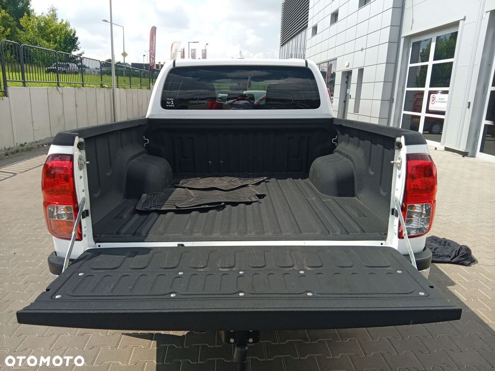 Toyota Hilux - 12