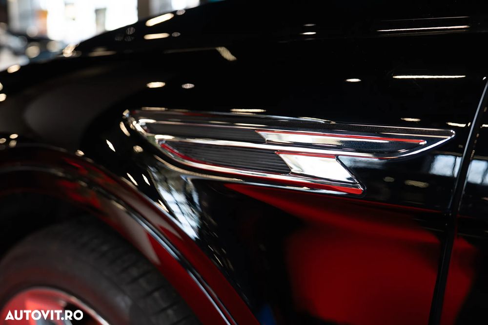 Bentley Bentayga Azure - 9