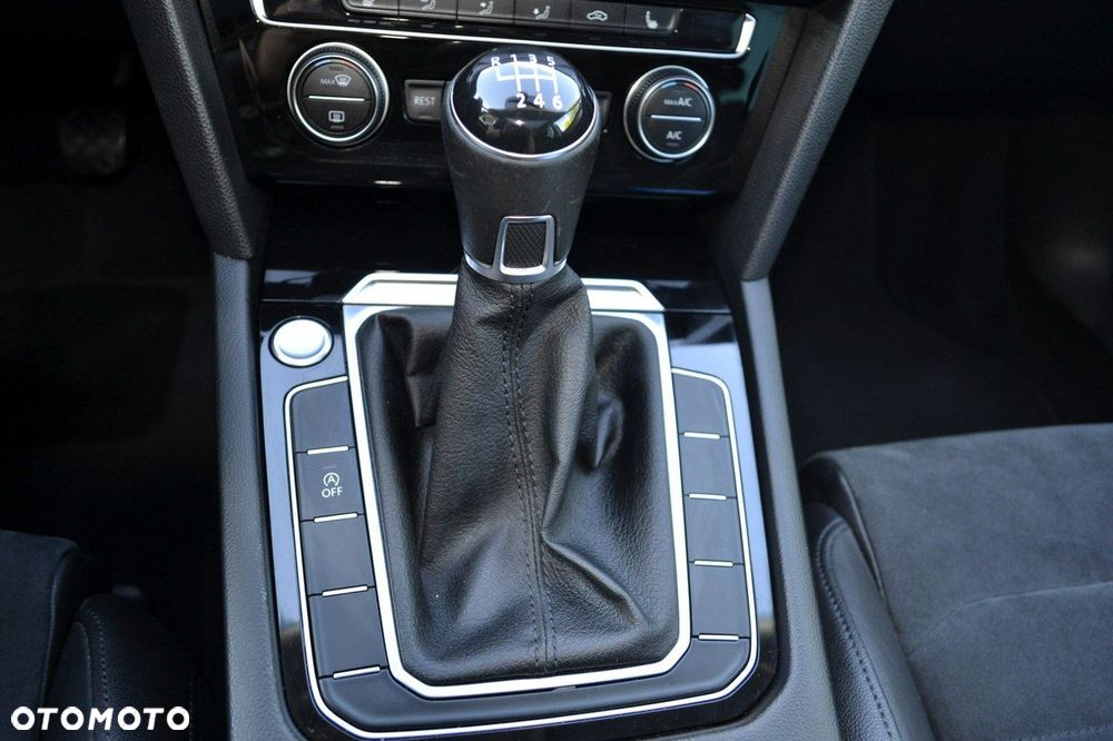 Volkswagen Passat - 22