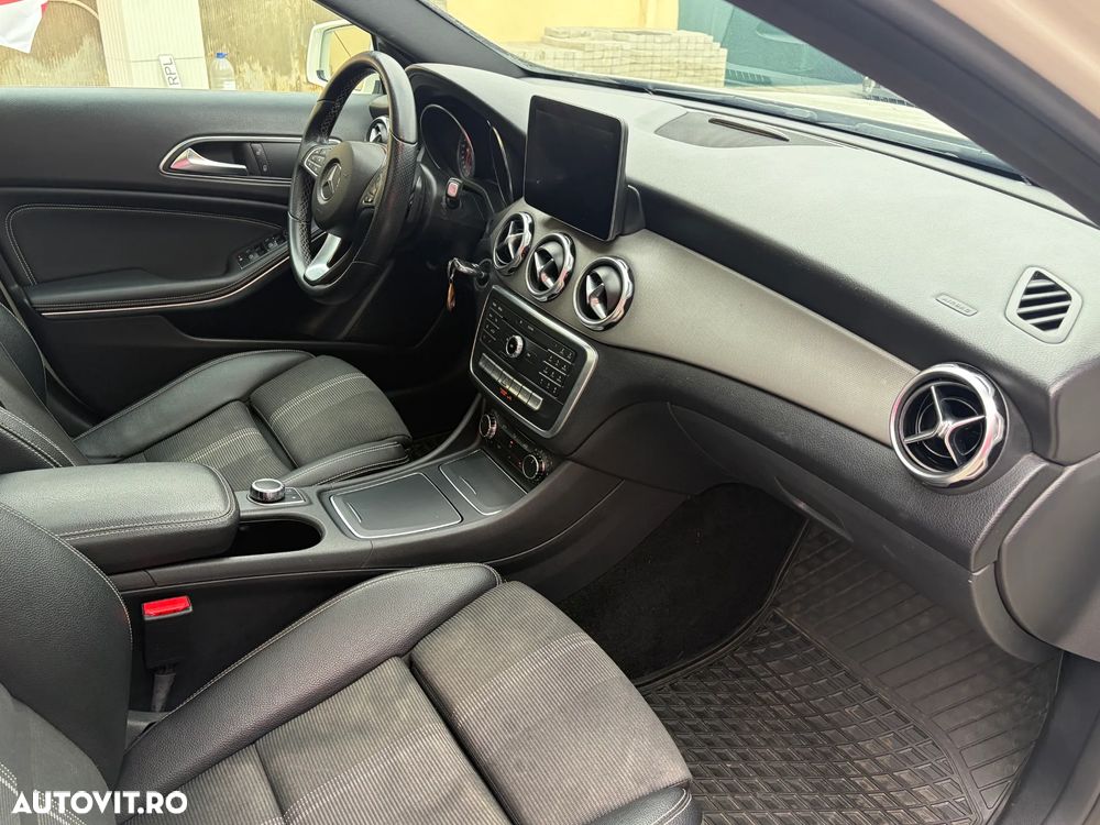 Mercedes-Benz GLA 220 d Aut. - 16