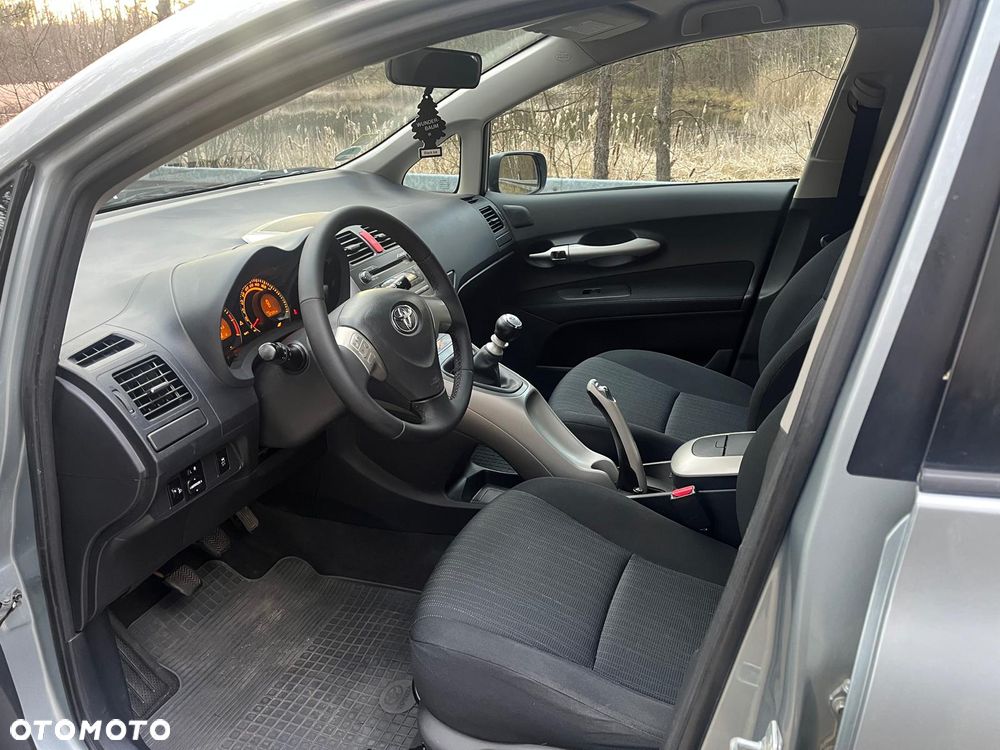 Toyota Auris 1.6 Executive - 8