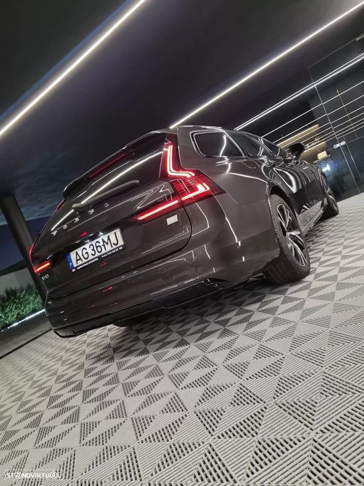 Volvo V90 2.0 T6 PHEV R-Design AWD — fotografia 5