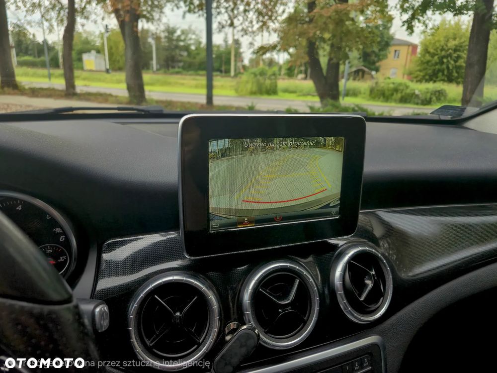 Mercedes-Benz CLA 180 d 7G-DCT - 11