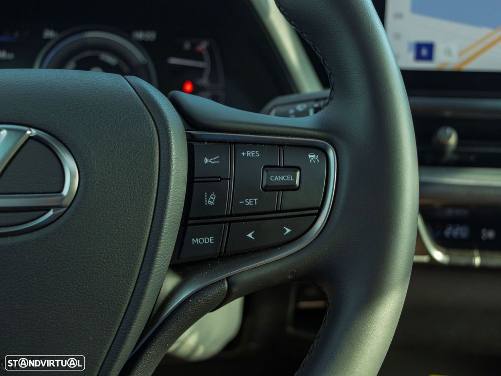 Lexus UX 250h Sport (Ecrã 12.3) - 27