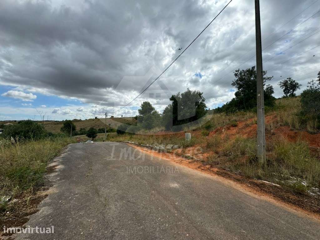 Terreno urbano com 246 m² para construção de moradia em Vialonga - Grande imagem: 4/8