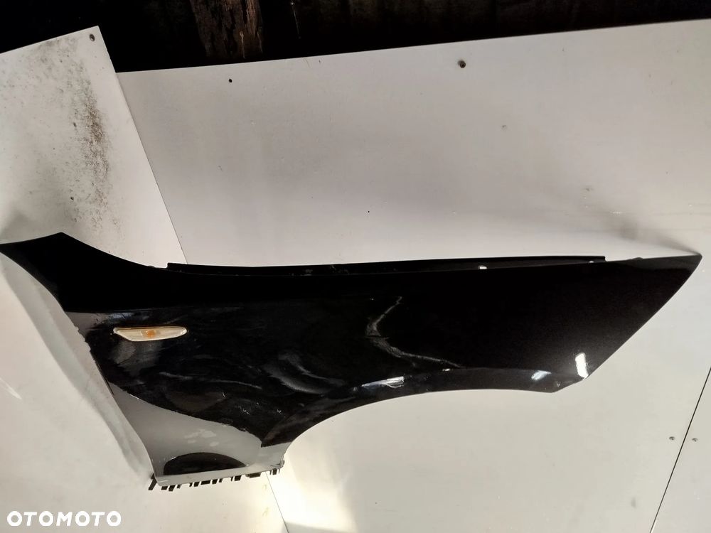 ^ BŁOTNIK PRZEDNI PRZOD PRAWY BMW 1 E81 E82 E87 E88 BLACK SAPPHIRE - 2