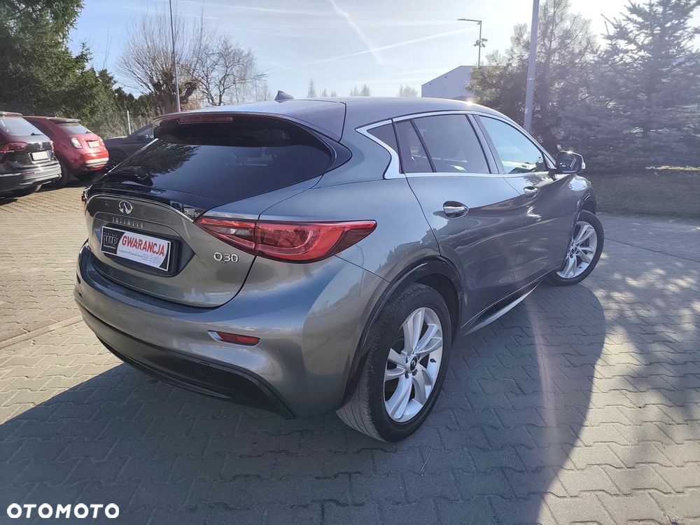 Infiniti Q30 1.5d Premium - 4
