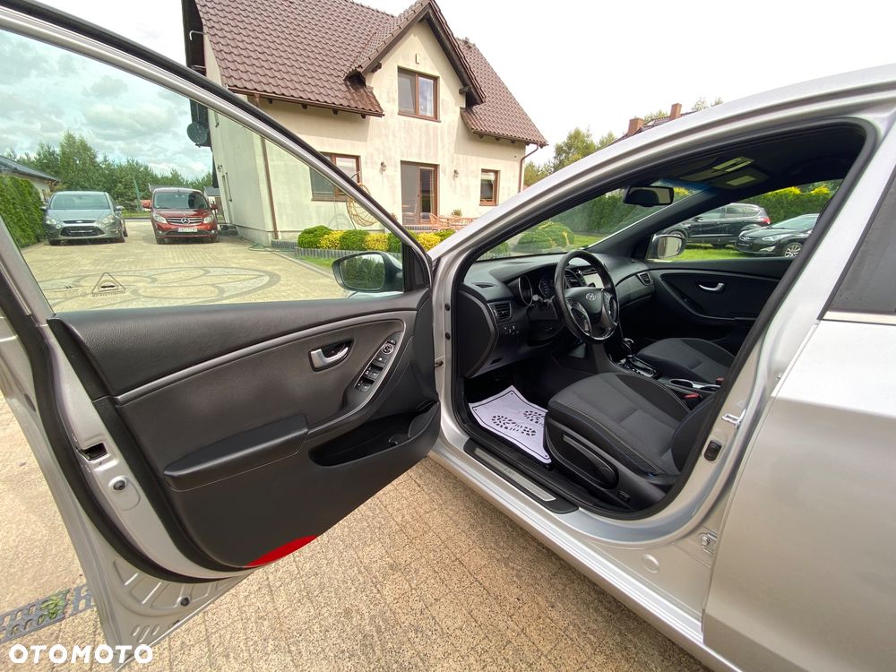 Hyundai i30 blue 1.6 CRDi DCT Passion - 24
