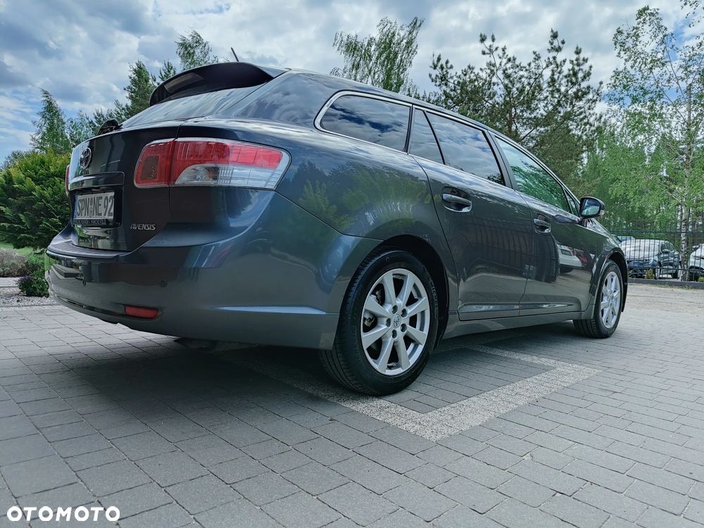 Toyota Avensis 2.0 Sol EU5 - 4