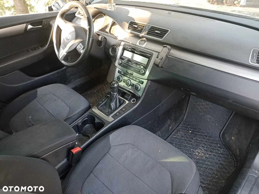 Volkswagen Passat 2.0 TDI Highline - 6