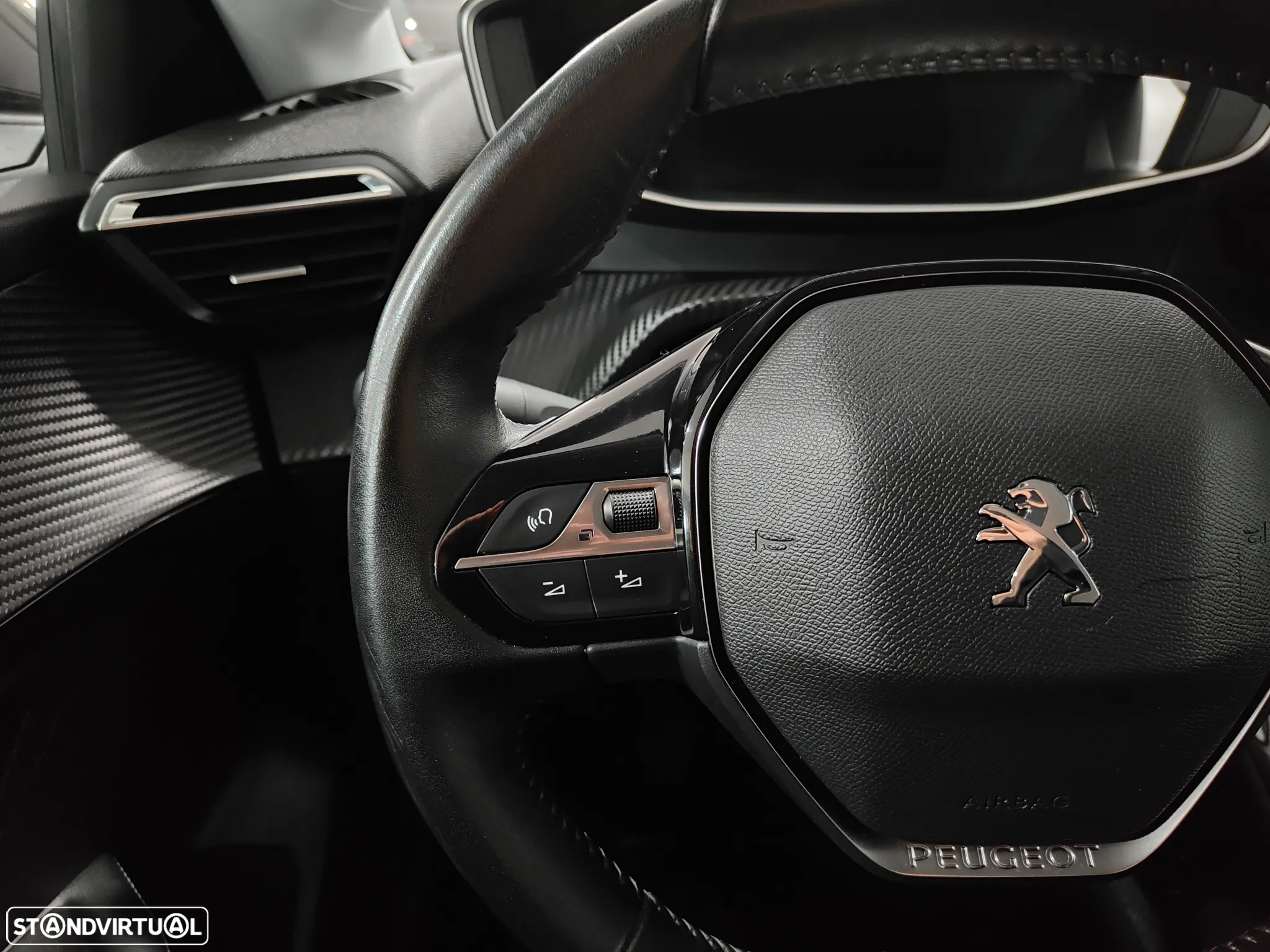 Peugeot 208 1.2 PureTech Allure Pack - 53