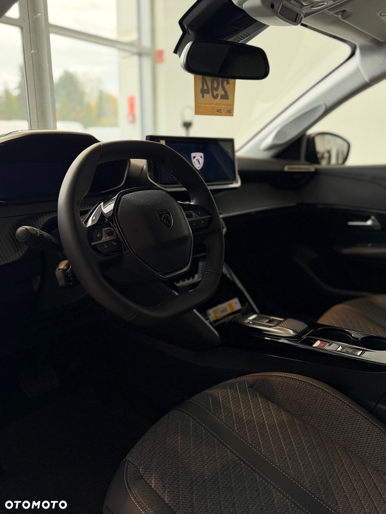 Peugeot 208 1.2 mHEV Allure e-DCS6 - 9