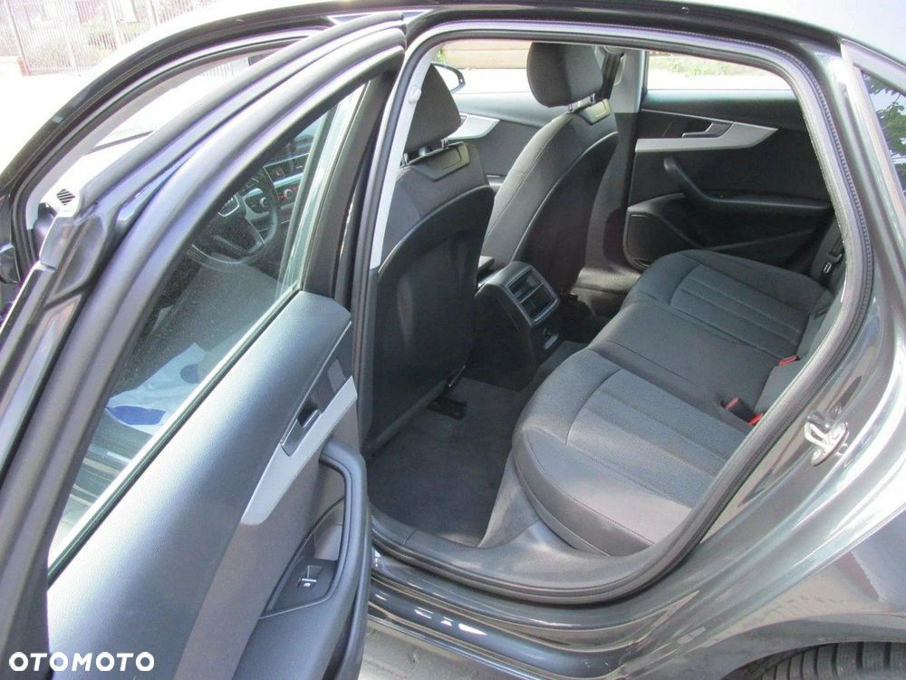 Audi A4 Limousine 1.4 TFSI Design - 15