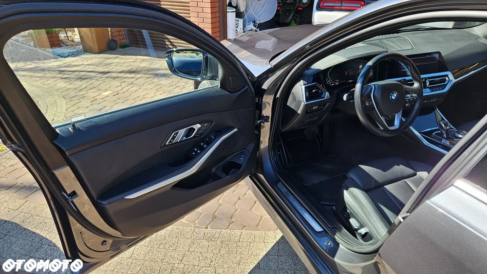 BMW Seria 3 330i xDrive M Sport sport - 21