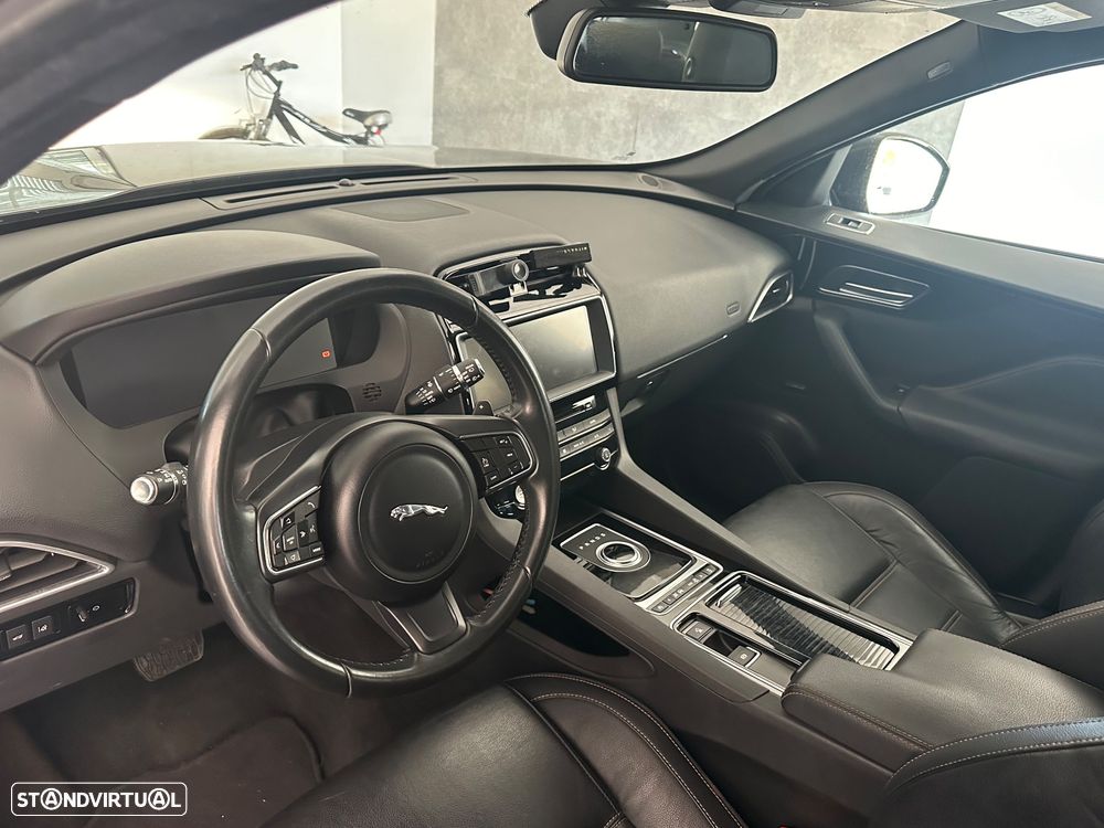 Jaguar F-Pace 2.0 i4D Chequered Flag AWD Aut. - 1