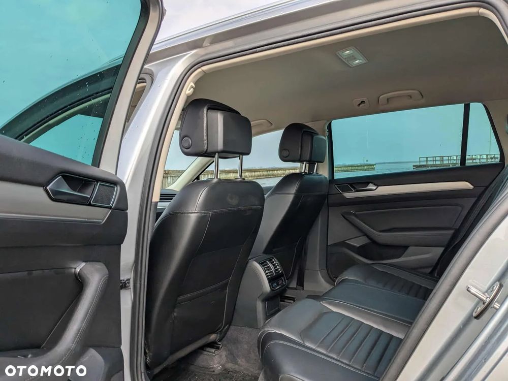 Volkswagen Passat Variant 2.0 TDI SCR 4Motion DSG Highline - 5