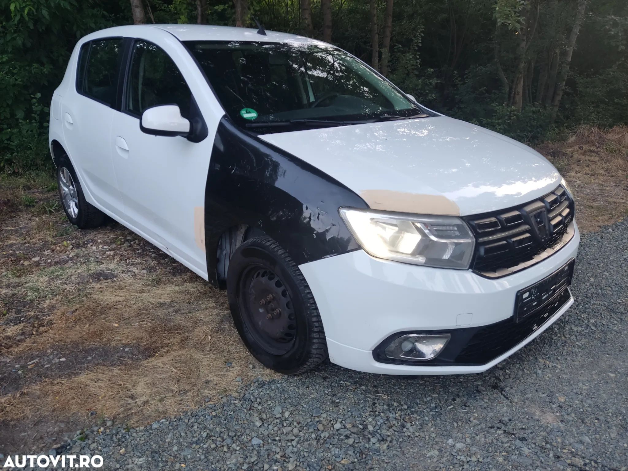 Dacia Sandero 1.5 Blue dCi Laureate - 1