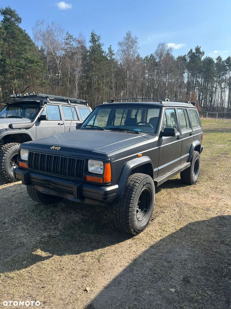 Jeep Cherokee - 2