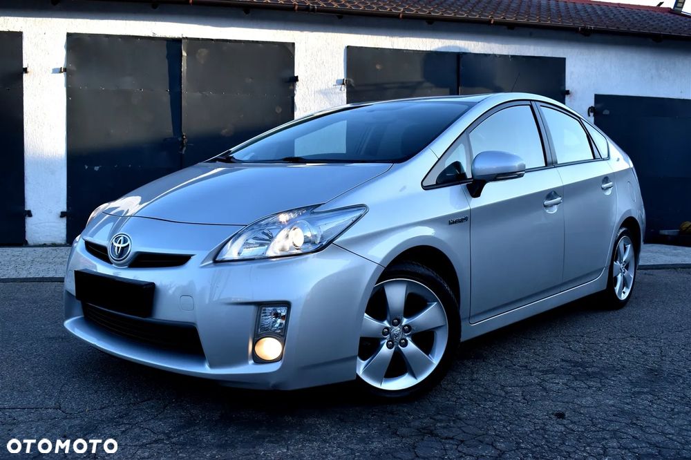 Toyota Prius (Hybrid) Executive - 40