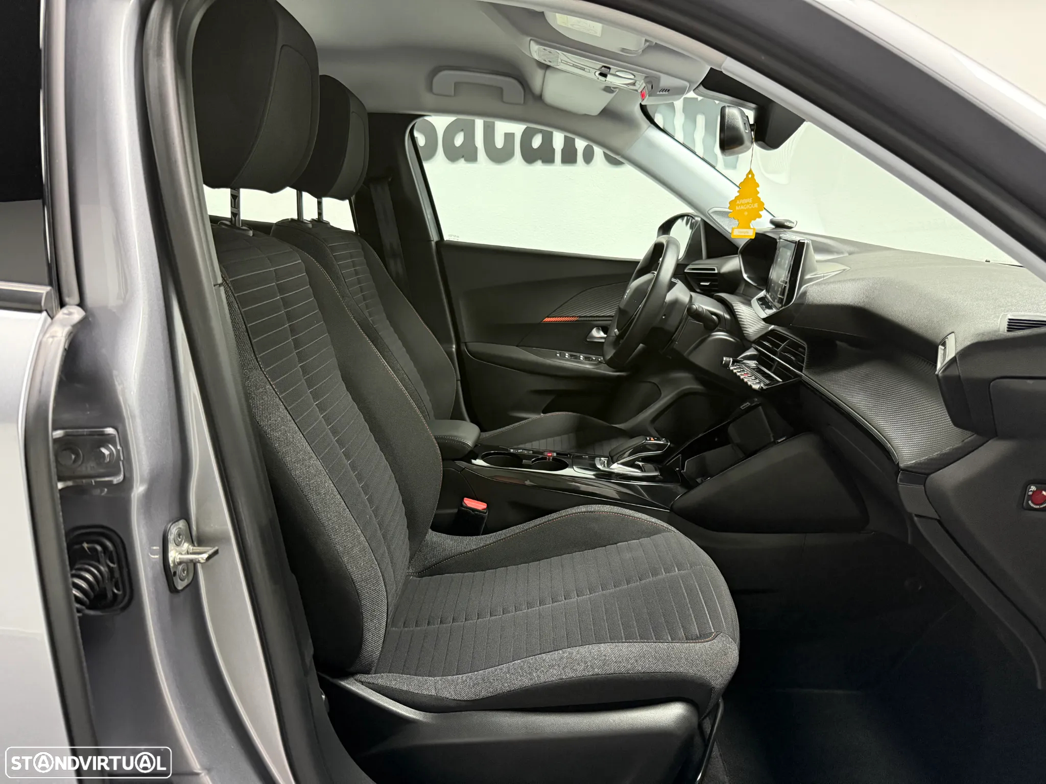 Peugeot e-2008 50 kWh Active Pack - 9