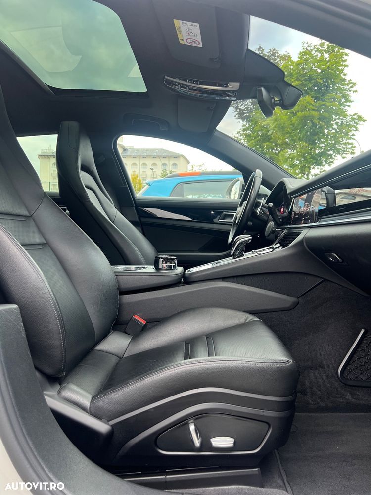 Porsche Panamera 4 E-Hybrid - 9