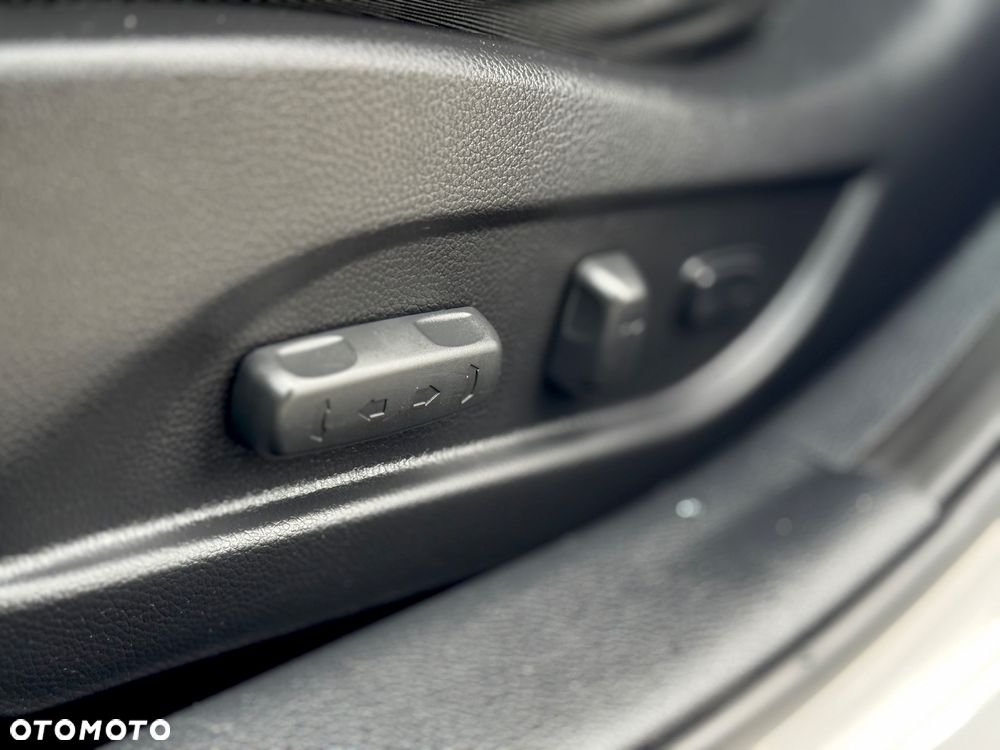 Hyundai i40 Kombi blue 1.7 CRDi DCT Premium - 19