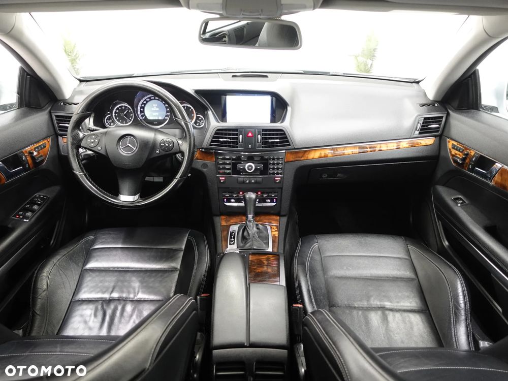 Mercedes-Benz Klasa E 350 CDI DPF BlueEFFICIENCY 7G-TRONIC Avantgarde - 27