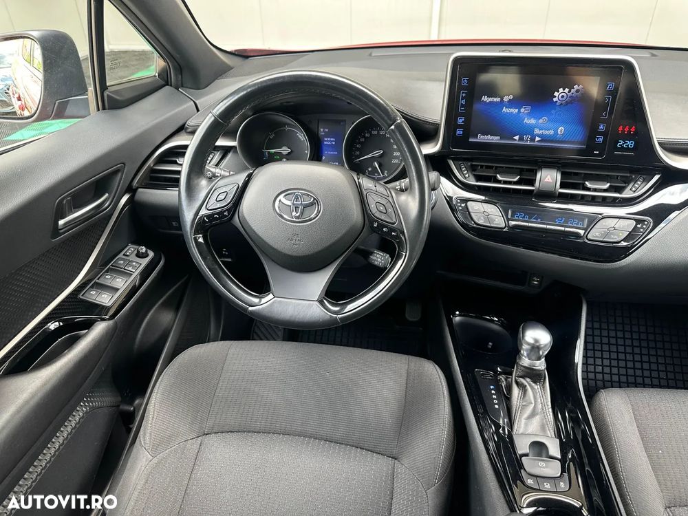 Toyota C-HR Lounge - 11