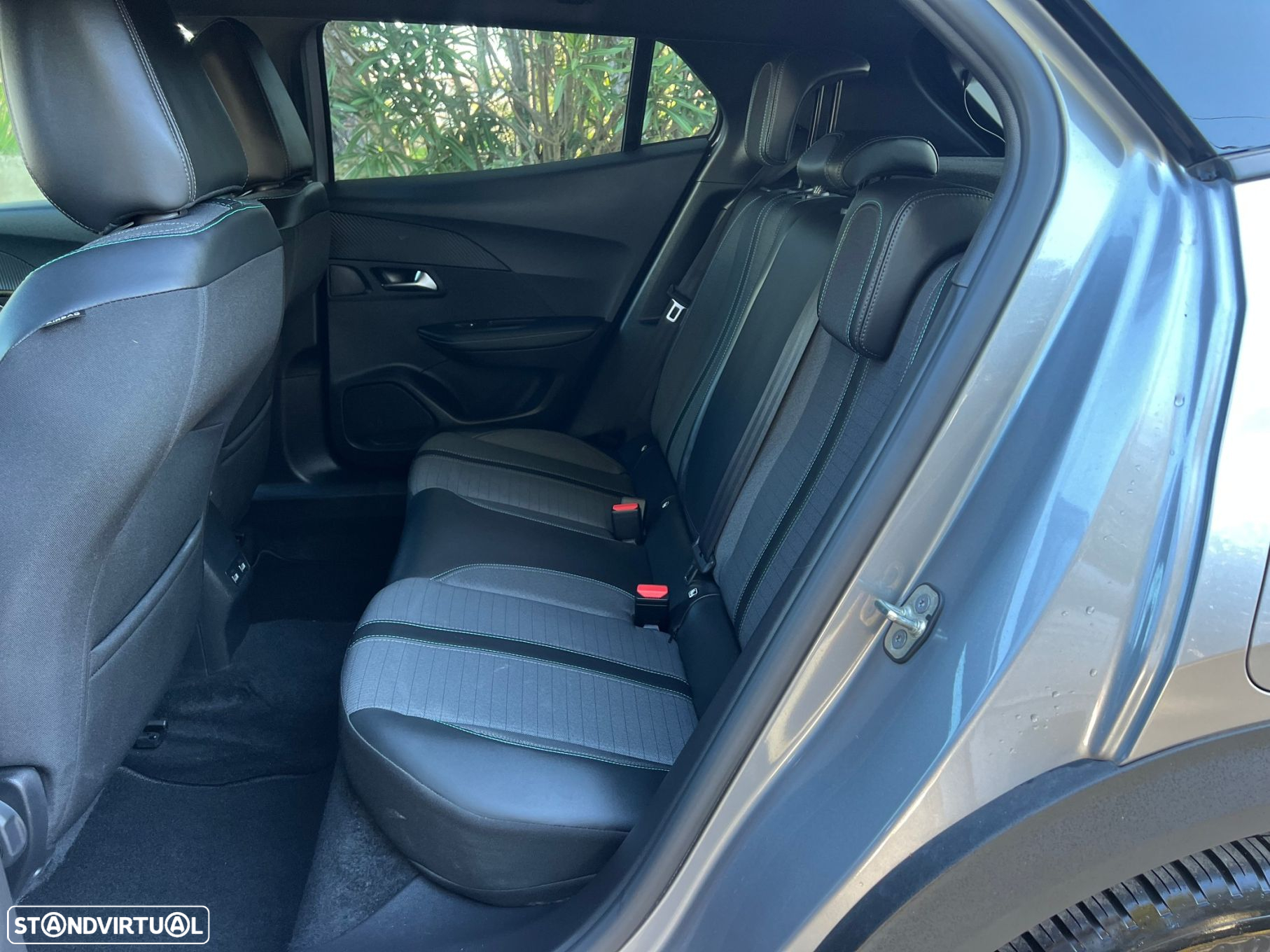 Peugeot e-2008 50 kWh Allure Pack - 9