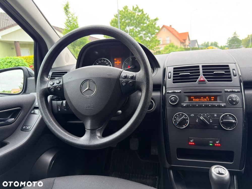 Mercedes-Benz Klasa A 160 BlueEFFICIENCY Avantgarde Special Edition - 32