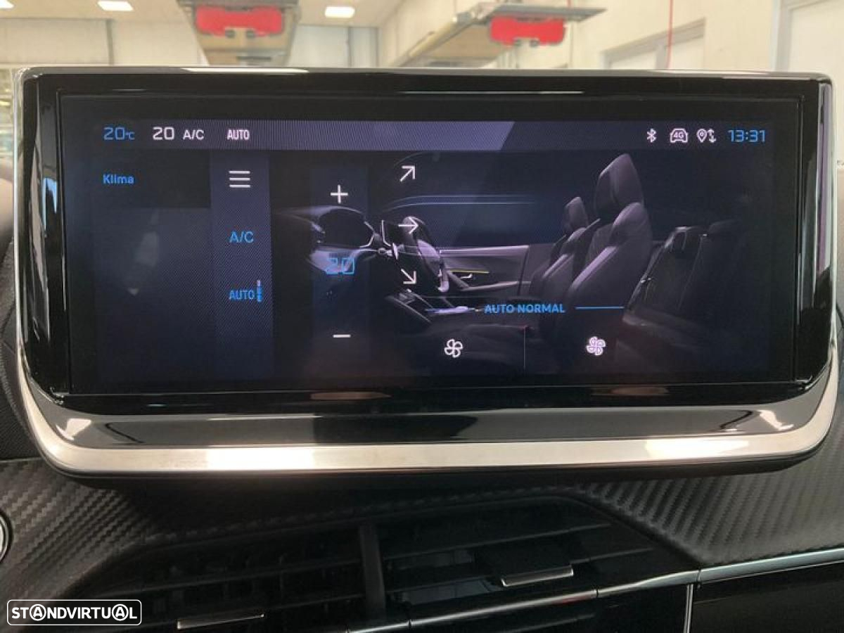 Peugeot 2008 1.2 PureTech Allure EAT8 - 7
