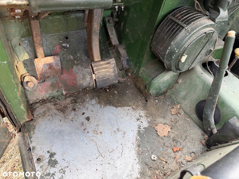 Land Rover Defender - 8