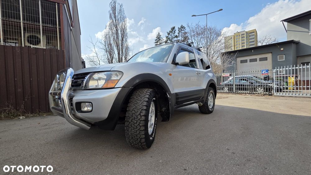 Mitsubishi Pajero - 15