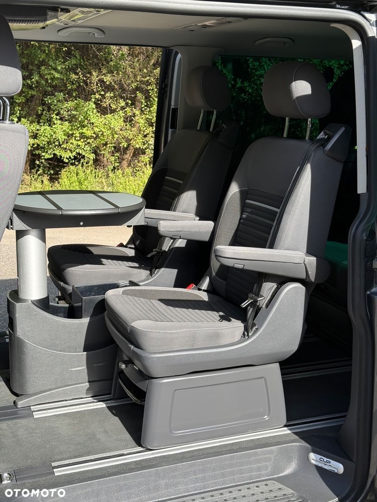 Volkswagen Multivan - 11