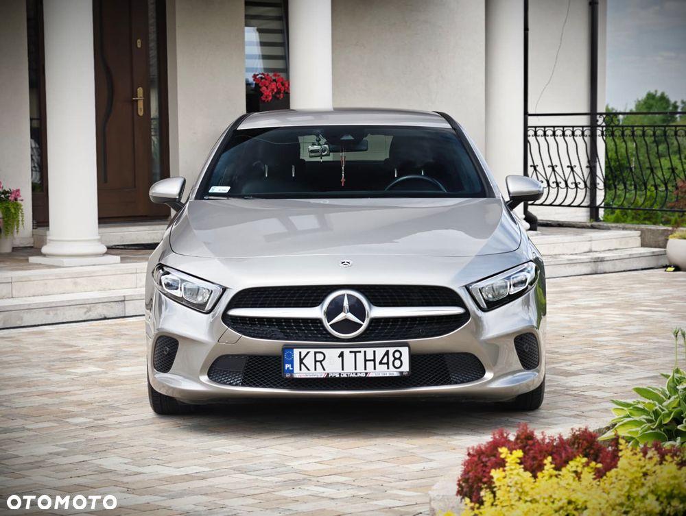 Mercedes-Benz Klasa A 180 7G-DCT - 2