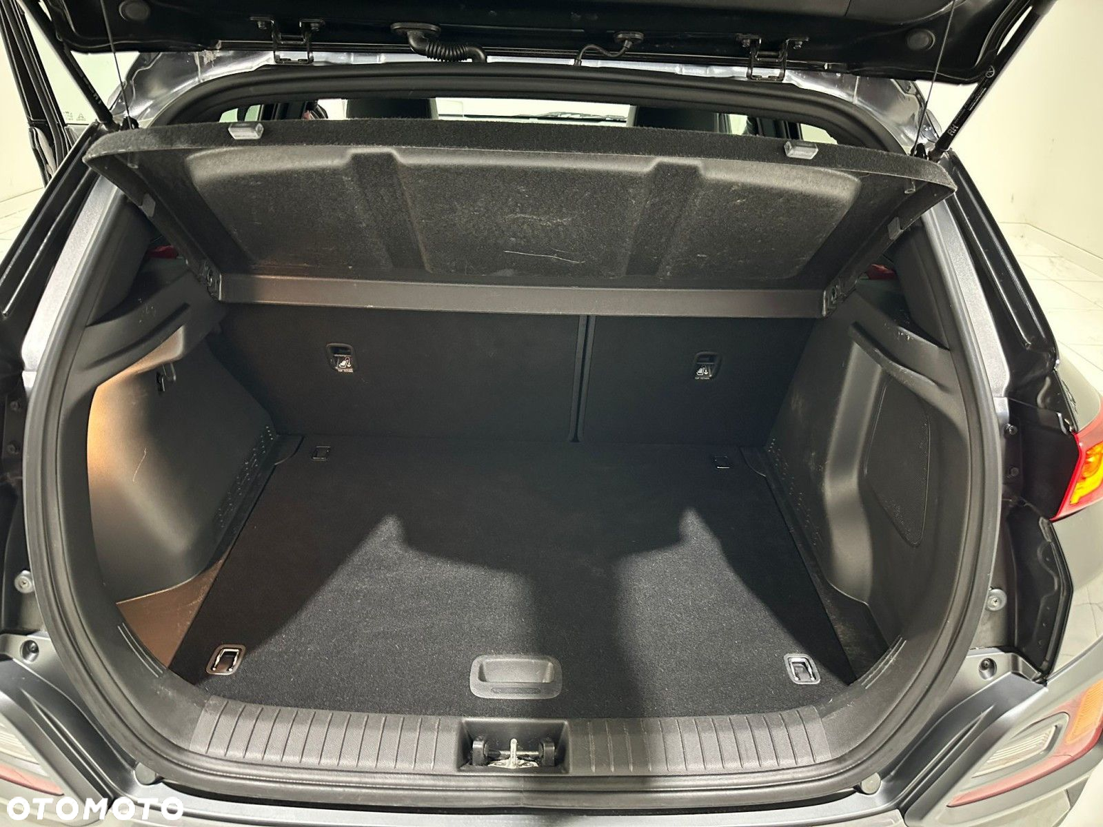Hyundai Kona - 36