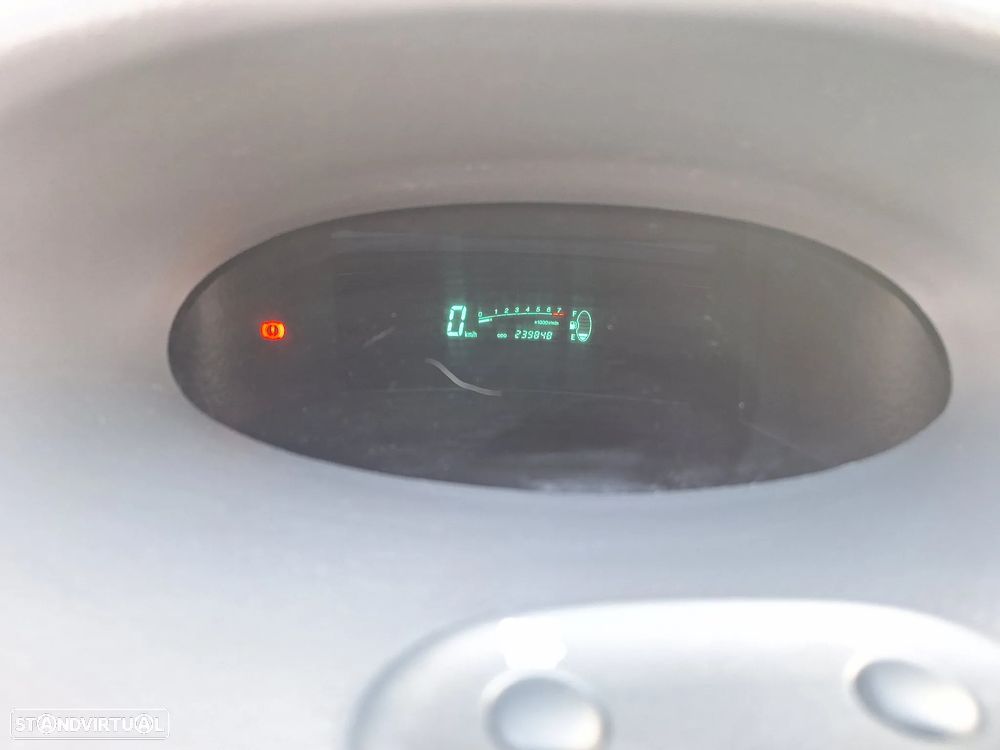 Toyota Yaris 1.0 Luna - 14