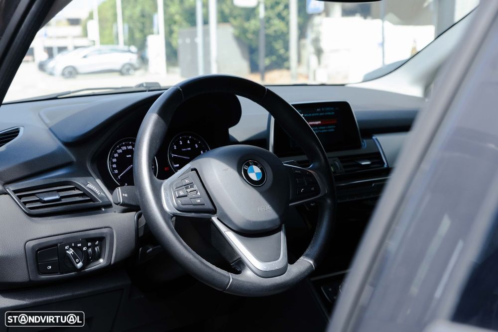 BMW 225xe Active Tourer - 12