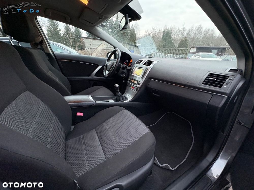 Toyota Avensis 2.0 D-4D Sol plus+NAVI - 29