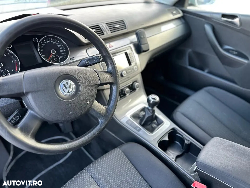 Volkswagen Passat Variant 1.6 TDI BlueMotion Technology Business Edition - 2