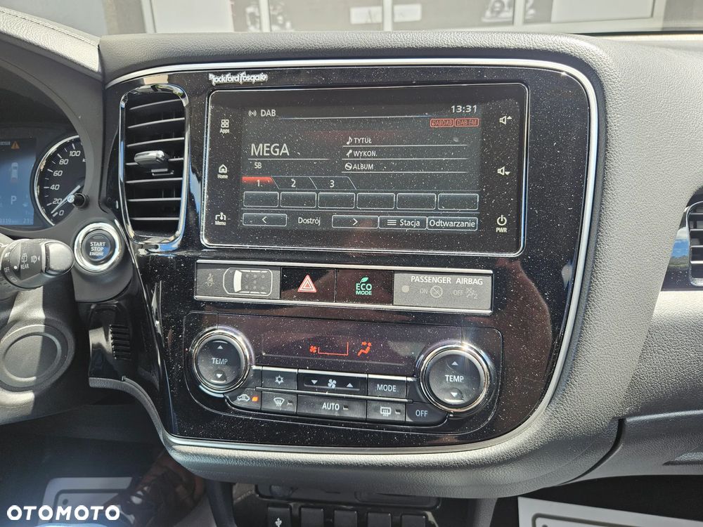 Mitsubishi Outlander 2.0 Intense + Navi 4WD CVT - 17