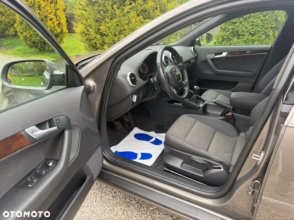 Audi A3 Sportback 2.0 TDI DPF Attraction - 5
