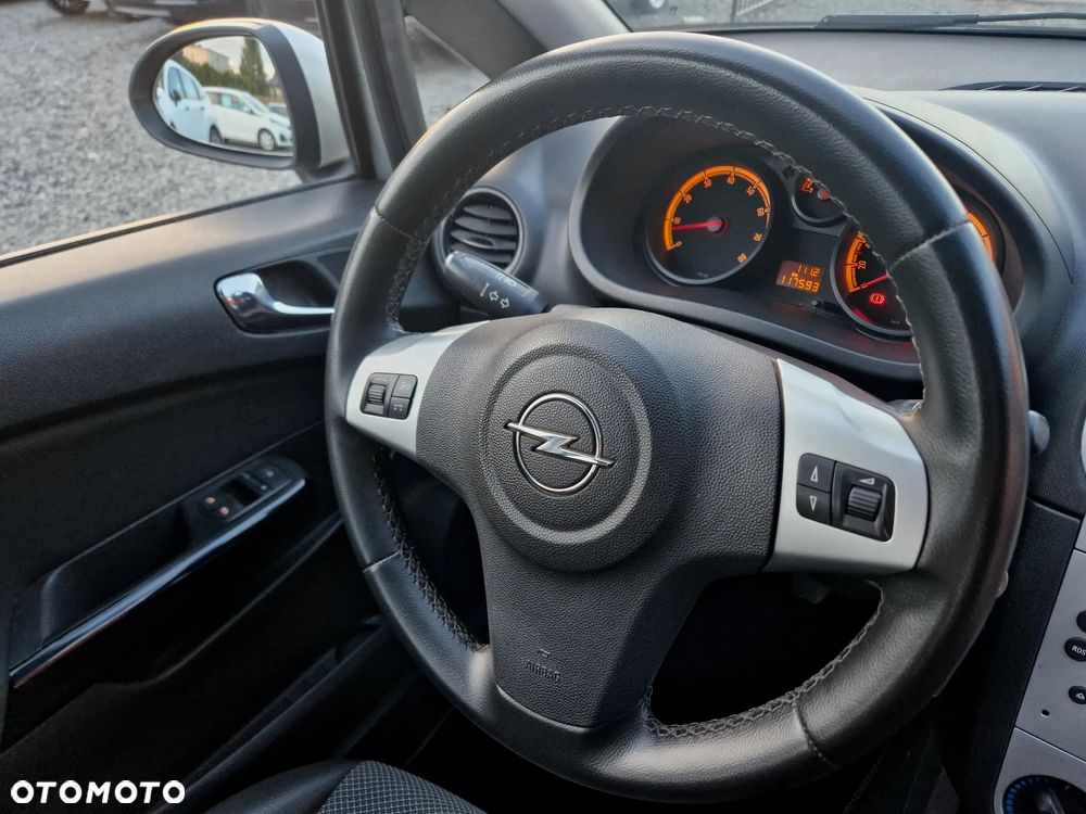 Opel Corsa 1.2 16V Essentia S&S - 28