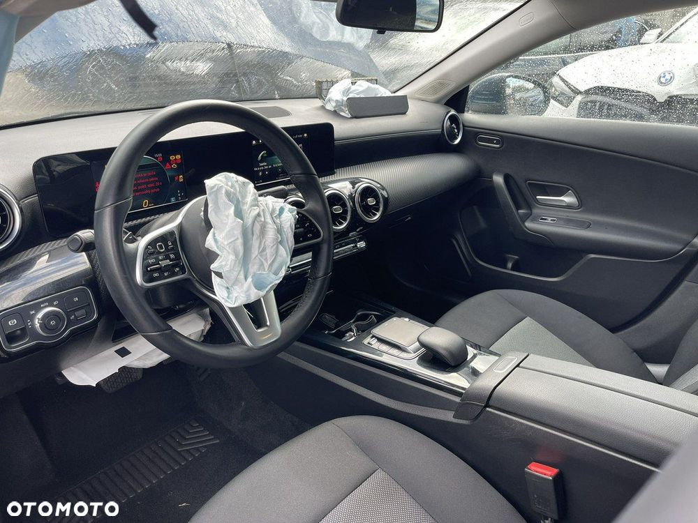 Mercedes-Benz CLA 180 7G-DCT Edition 2021 - 7