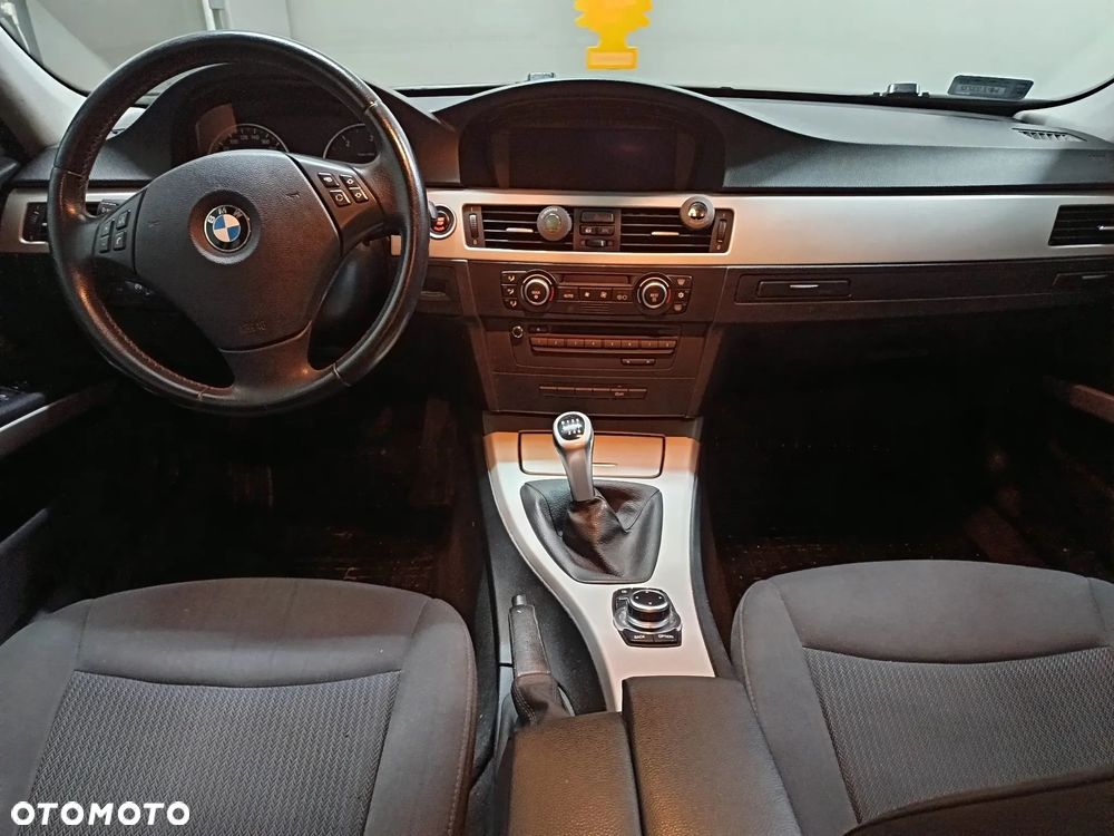 BMW Seria 3 318d - 5