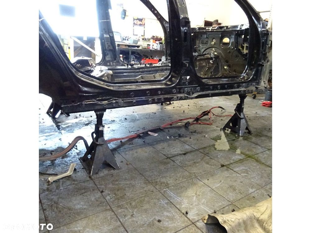 BMW 7 F02 PRÓG PRAWY  475/9 - 1