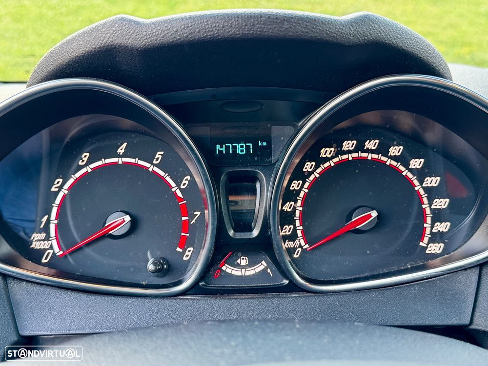 Ford Fiesta 1.6 EcoBoost c/ Pack Pele Desportiva ST — fotografia 17