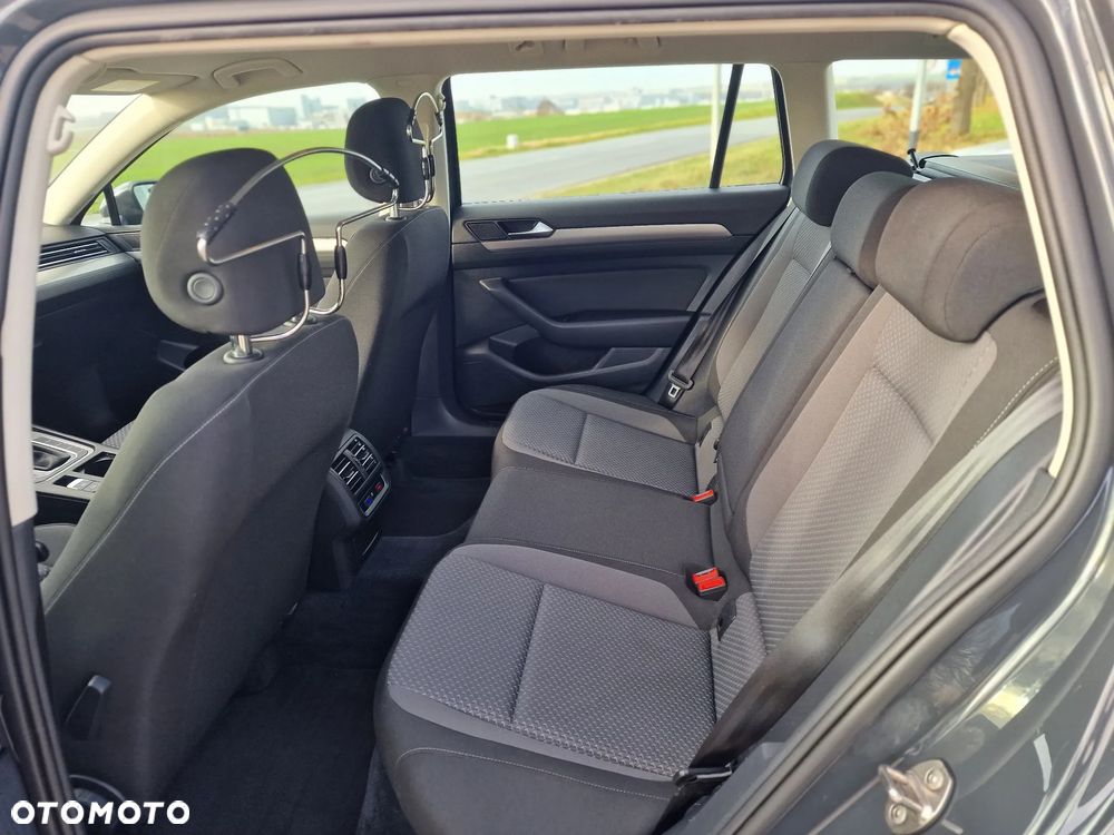 Volkswagen Passat Variant ver-variant-1-6-tdi-bluemotion-technology-dsg-comfortline - 22