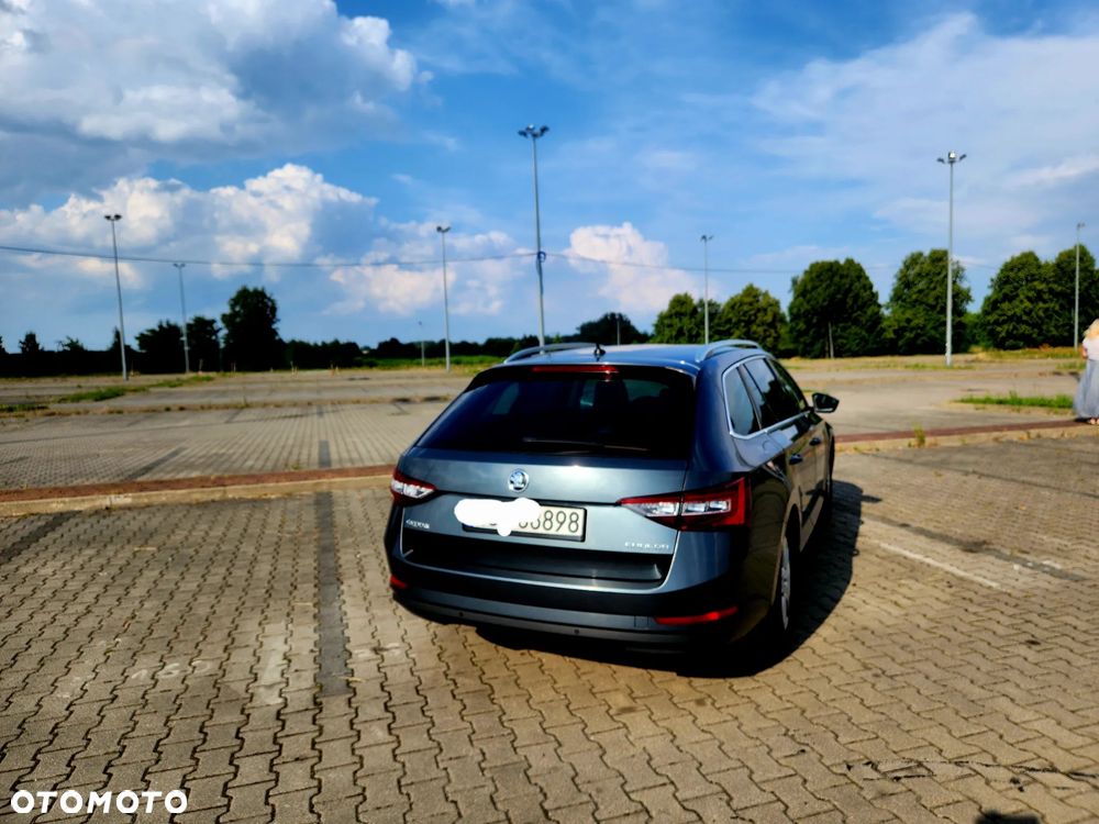 Skoda Superb 2.0 TDI DSG Style - 3